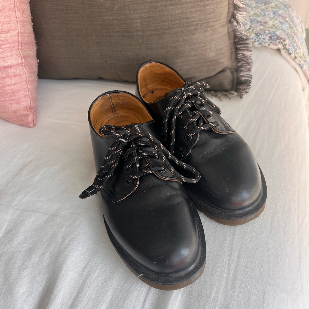 Dr. Martens WOMEN'S SMOOTH LEATHER OXFORD SHOES